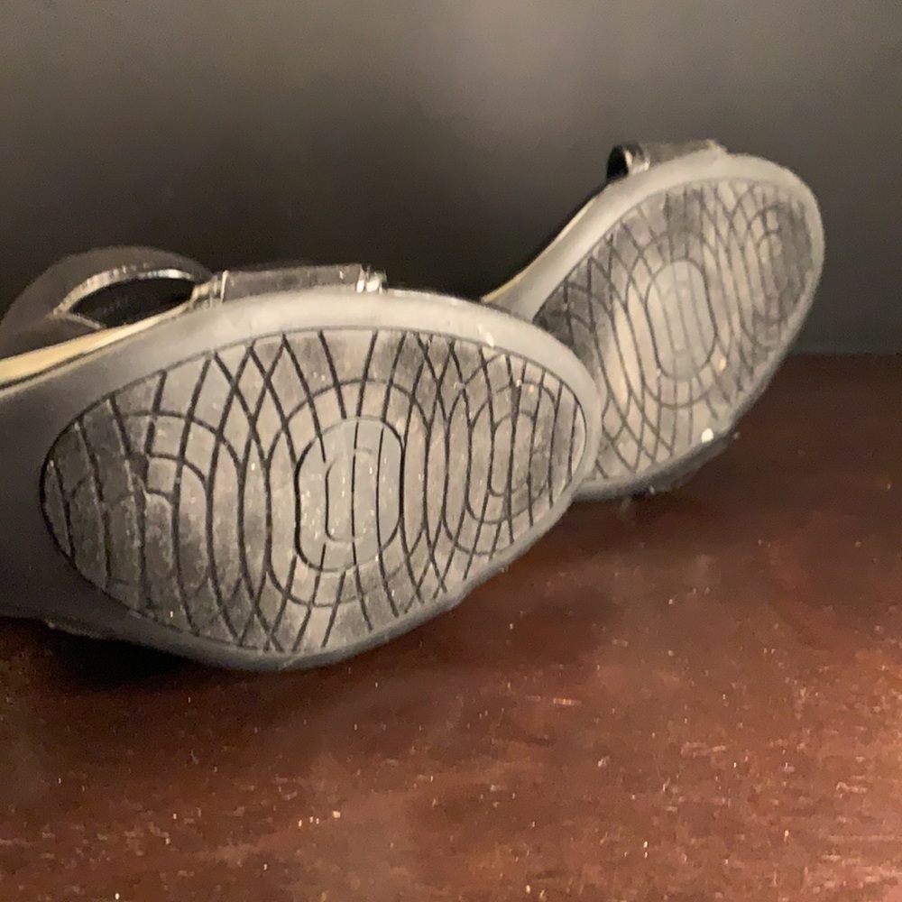 Bandolino black zipper back block heels - Picture 5 of 5
